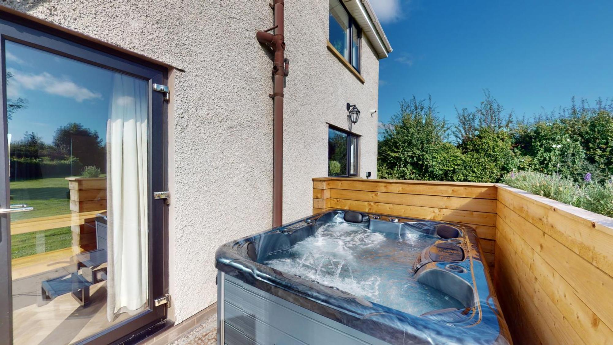 Greenlands - Luxury House & Luxury Glamping Pods